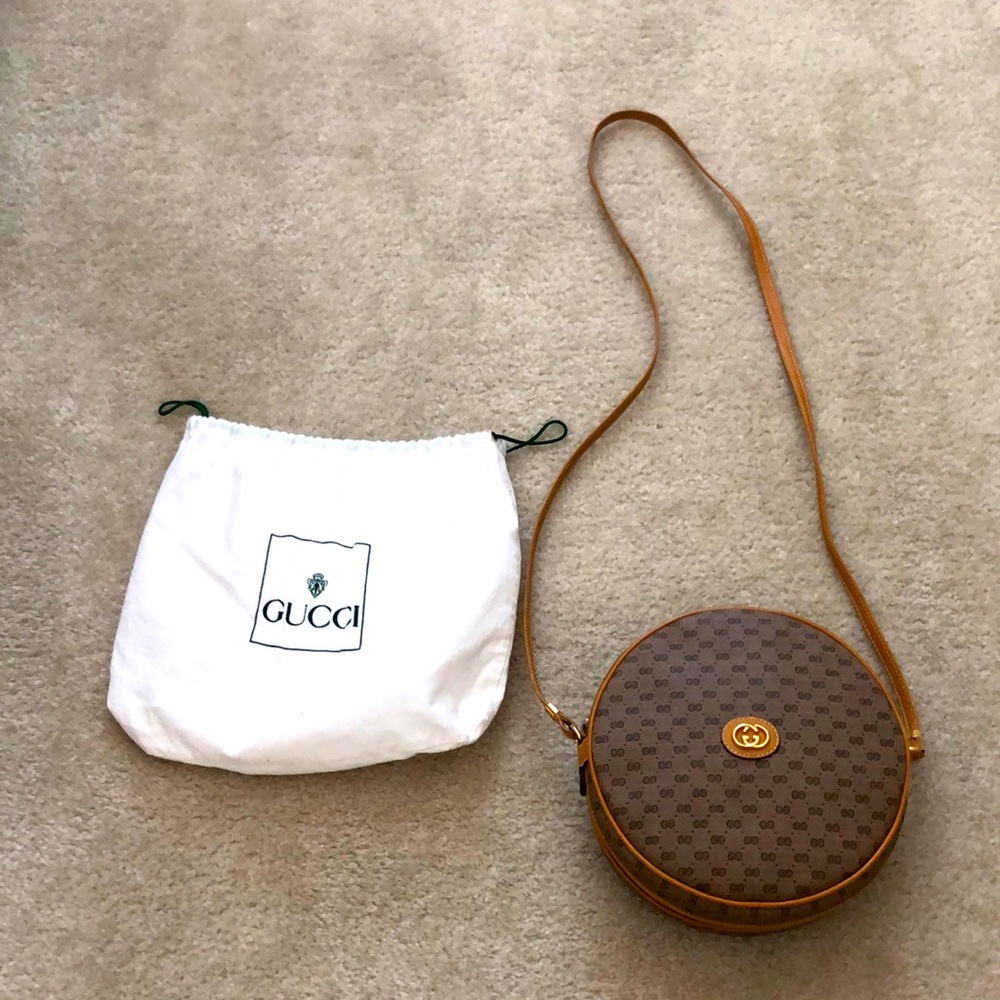 Gucci Crossbody Bag, comes with a dust bag. Vintage!